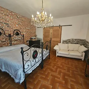 Ground Floor- Pet Friendly Stay-private Garden-parking-lake View - Bike Friendly House , Colico Italien